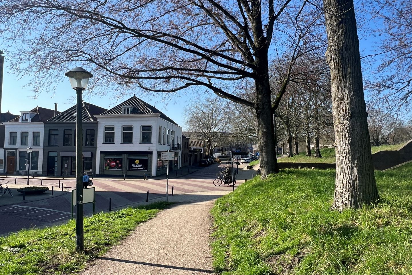 Spacious corner apartment with 3 bedrooms, 3 bathrooms, and 2 balconons in Gorinchem Center — 43