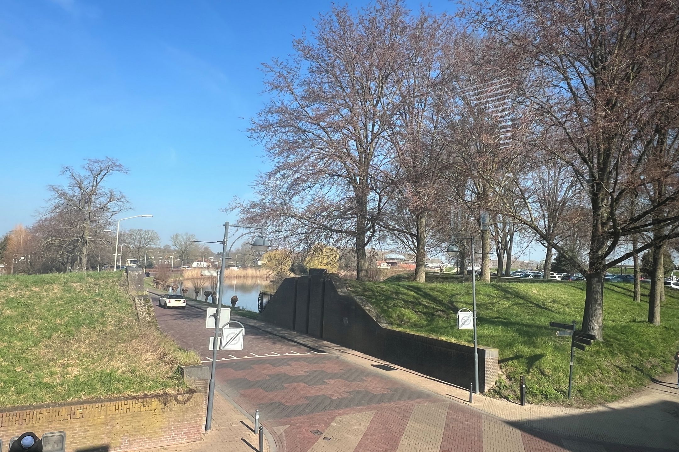 Spacious corner apartment with 3 bedrooms, 3 bathrooms, and 2 balconons in Gorinchem Center — 23