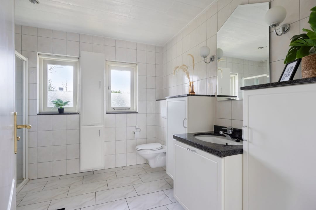 Charming Semi-Bungalow with Deep Gardens and Covered Terrace in Asten — 26