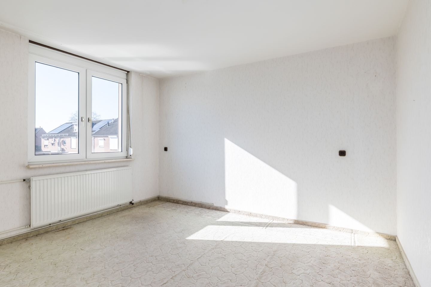 Renovation opportunity: Corner house with garage in quiet Kerkrade neighborhood — 20