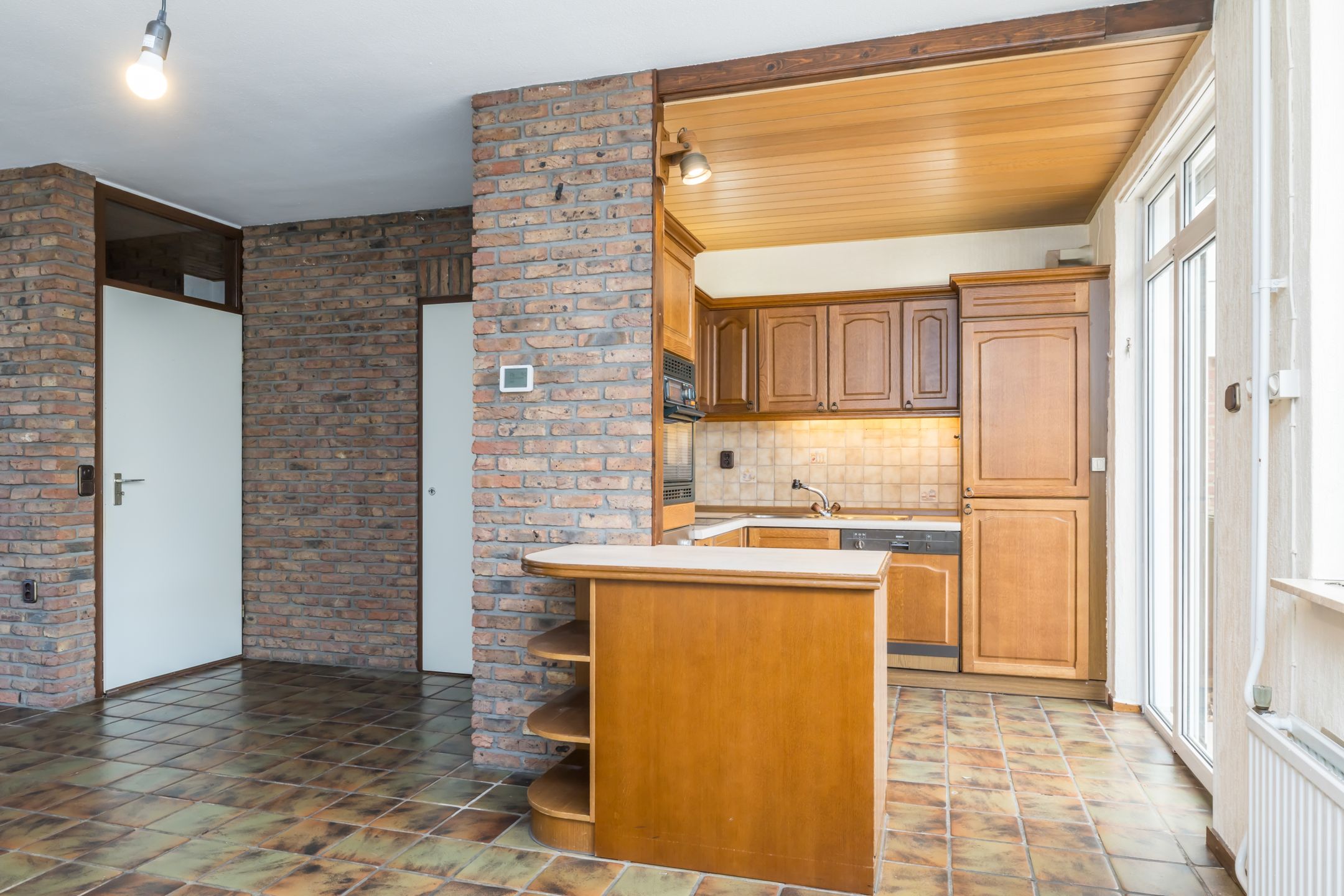 Renovation opportunity: Corner house with garage in quiet Kerkrade neighborhood — 12