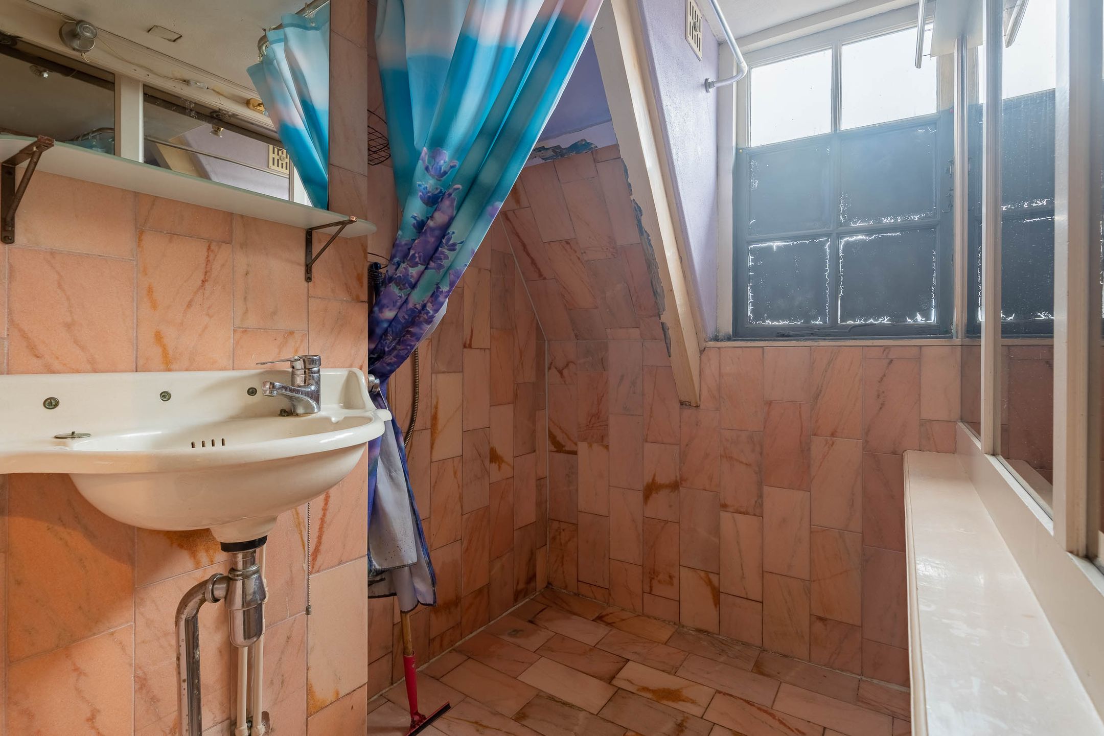 Unique Apartment with Two Bedrooms in Maassluis Center — 14