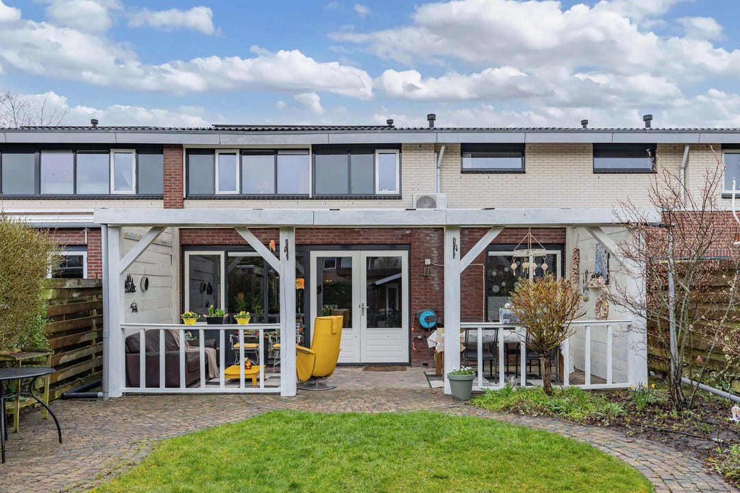 Spacious semi-detached family home with home office potential and energy label A — 22