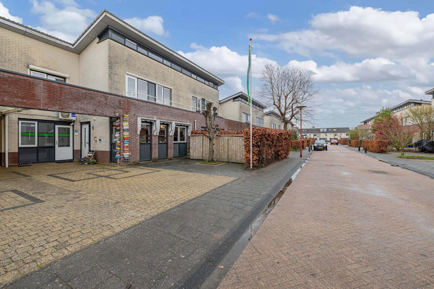 Spacious semi-detached family home with home office potential and energy label A — 43