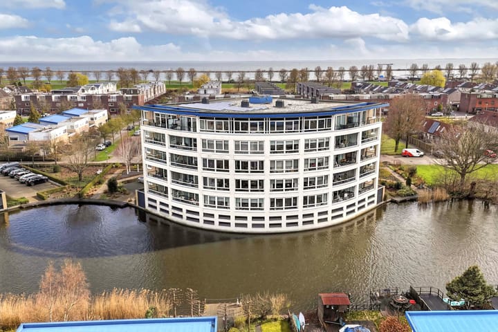 Photo 4 of Lemmerstraat 109