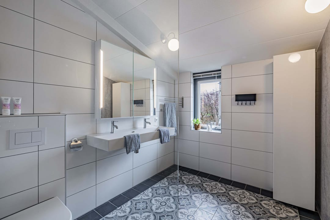 Spacious semi-detached family home with home office potential and energy label A — 36