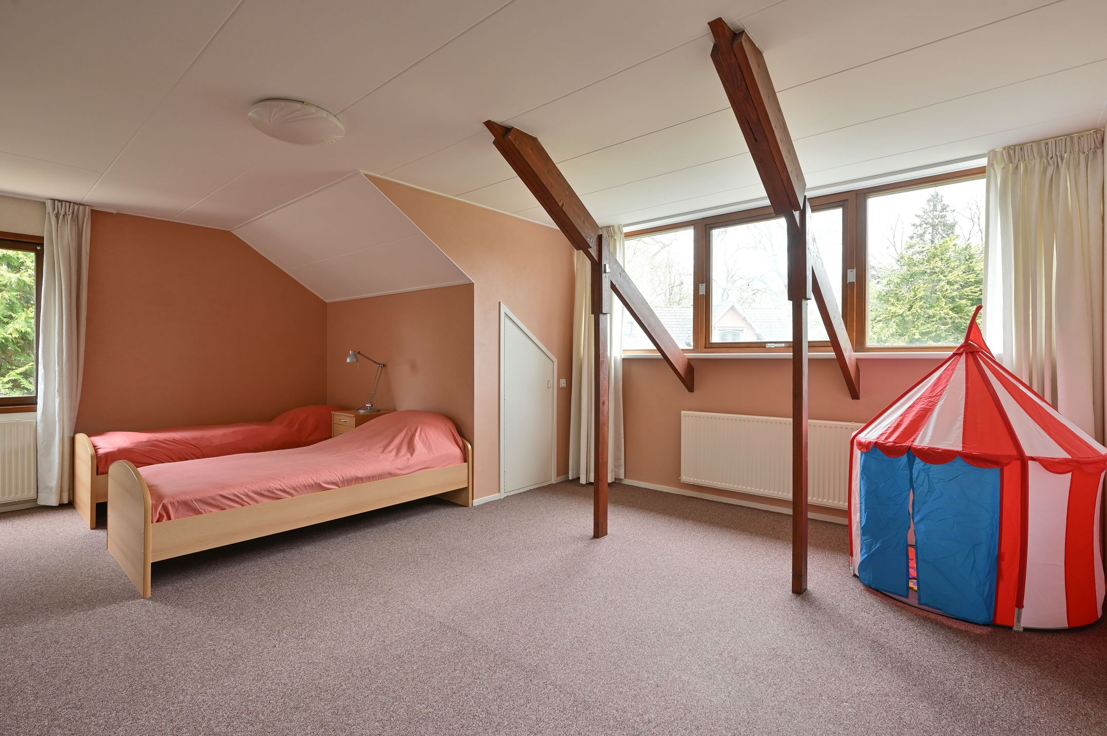 Spacious Detached Villa with Large Garden in Baarn — 30