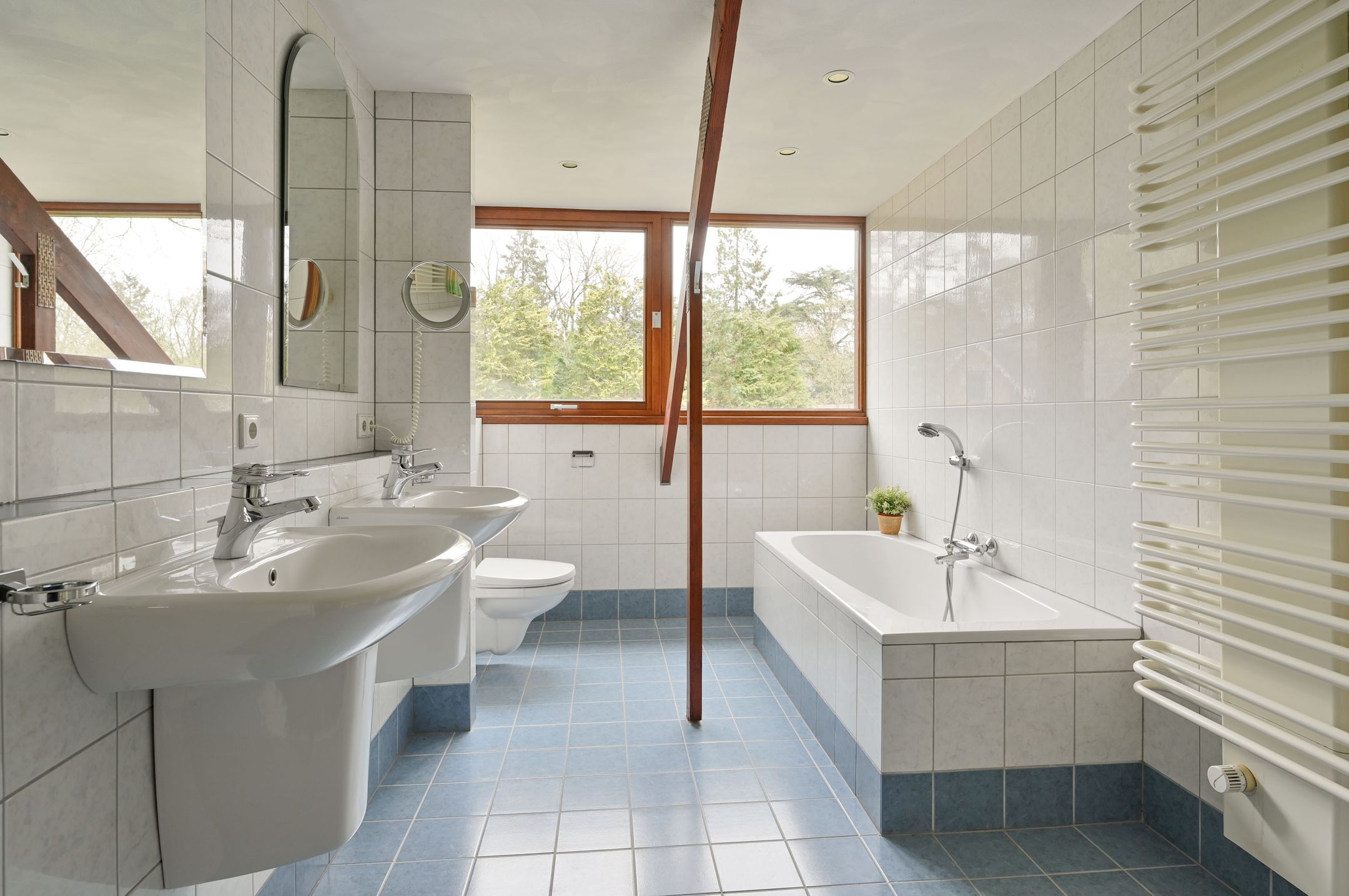 Spacious Detached Villa with Large Garden in Baarn — 36