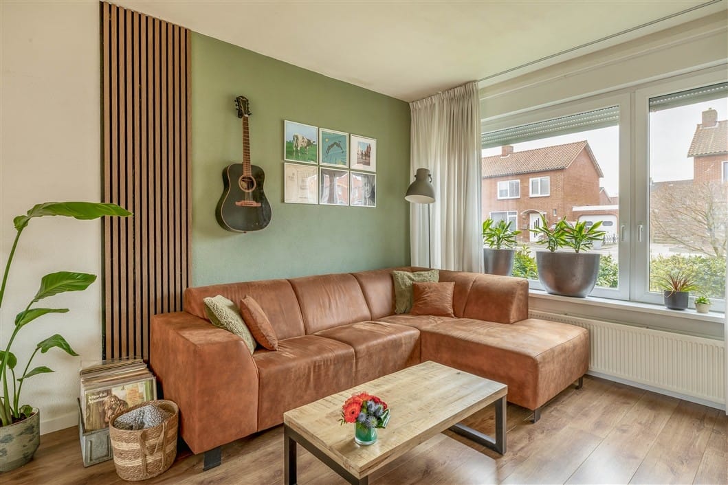 Modern Family Home with Spacious Garden and Driveway in Bad Nieuweschans — 14