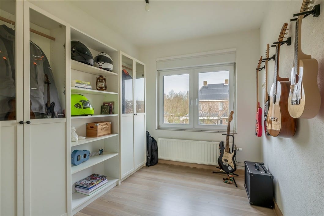 Modern Family Home with Spacious Garden and Driveway in Bad Nieuweschans — 26