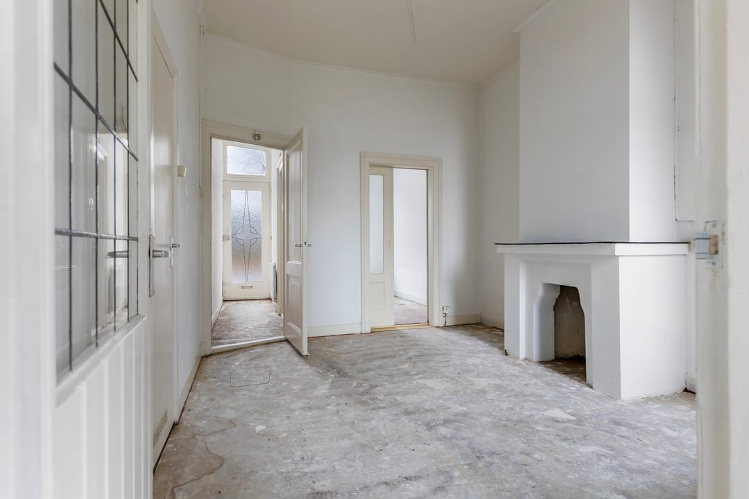 Living and Investing in a Historic Townhouse with Three Independent Units — 15