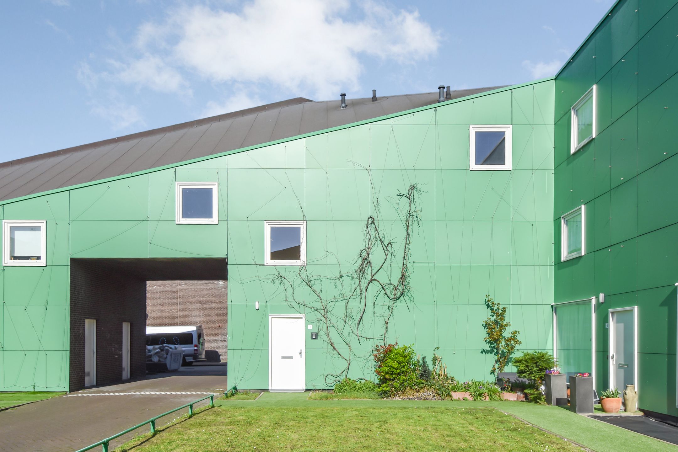 151.jpg?options=width=2160