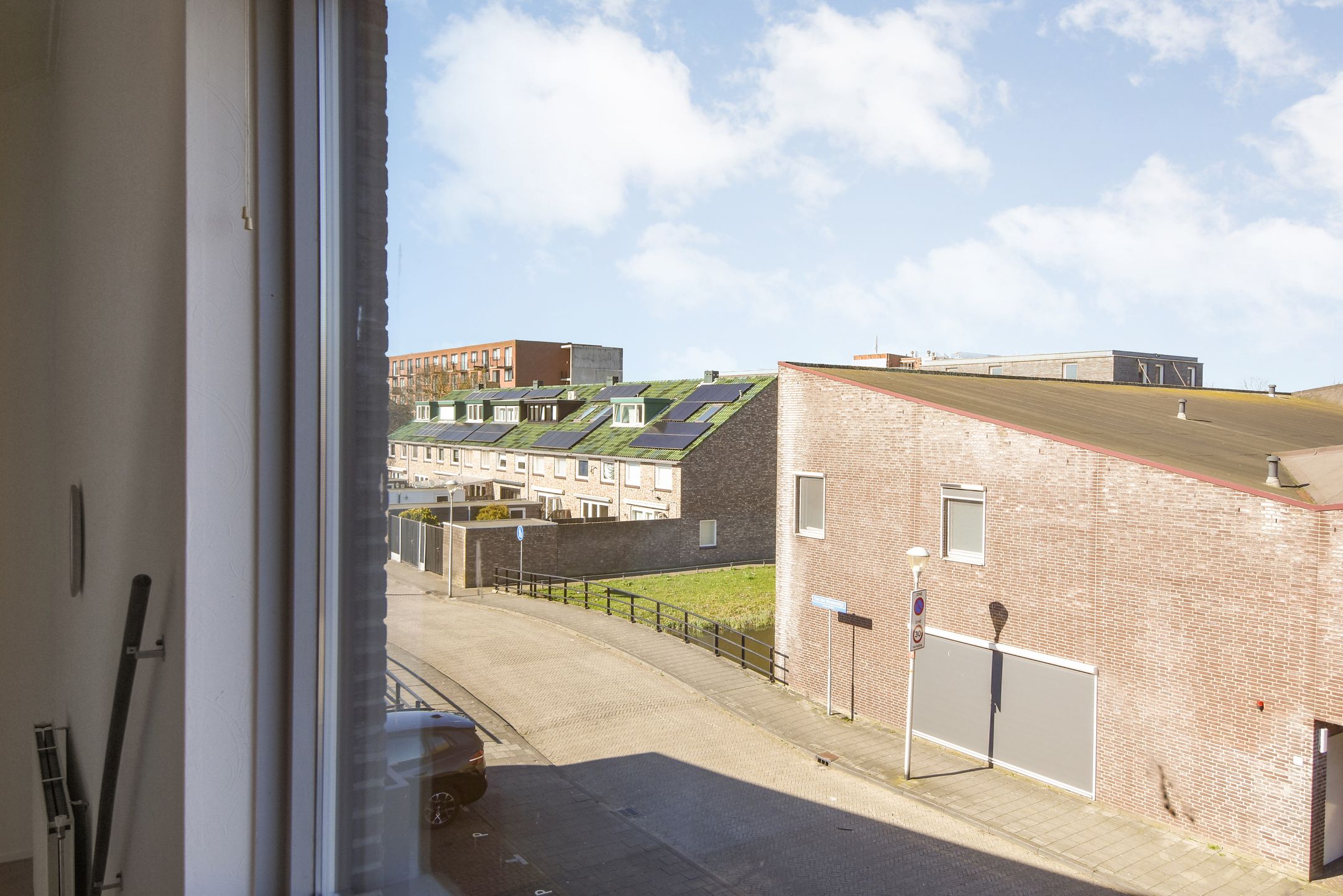 Spacious 4-room family home in water-rich Ypenburg — 21