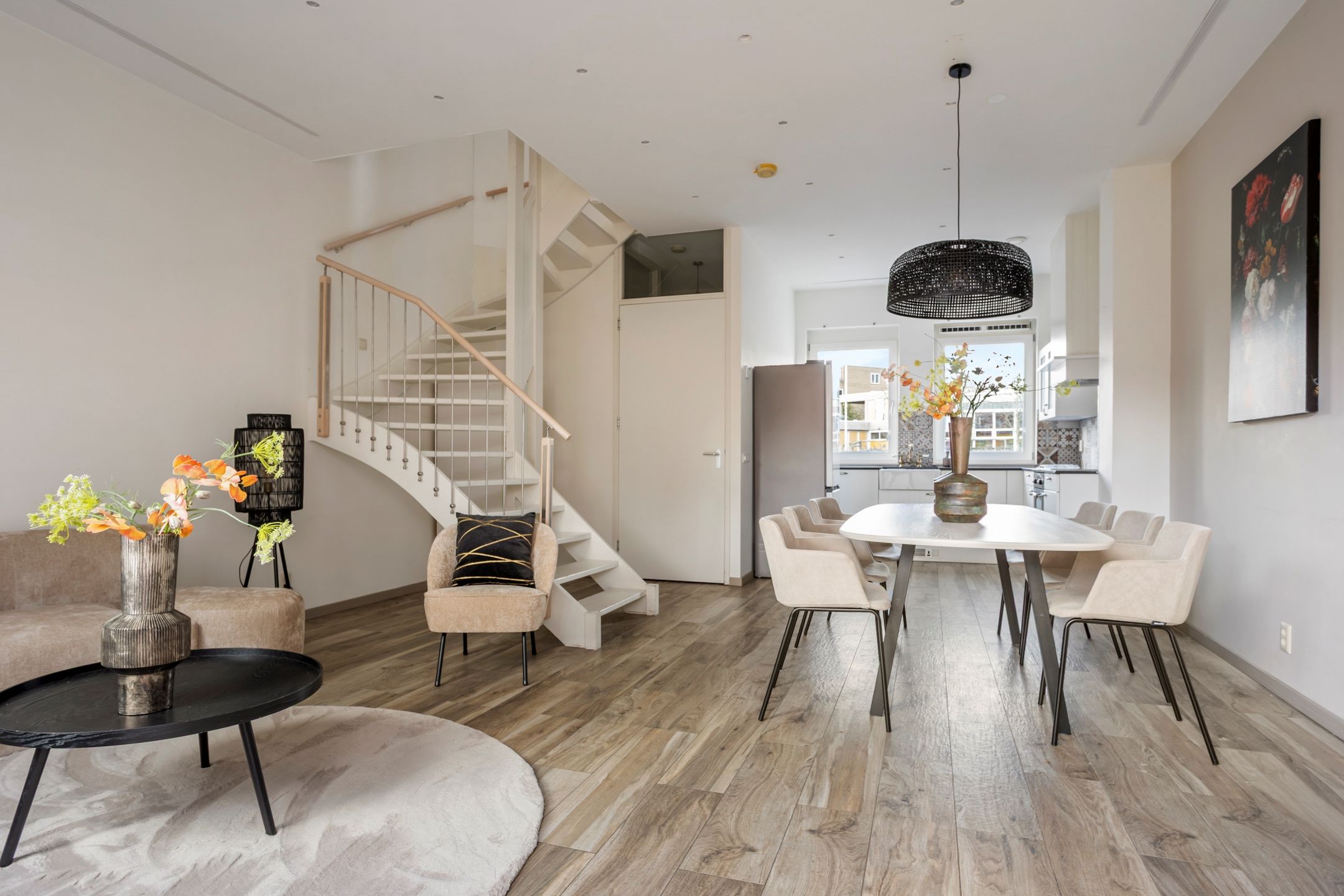 Move-in ready family home with garden and private parking in a top location — 14
