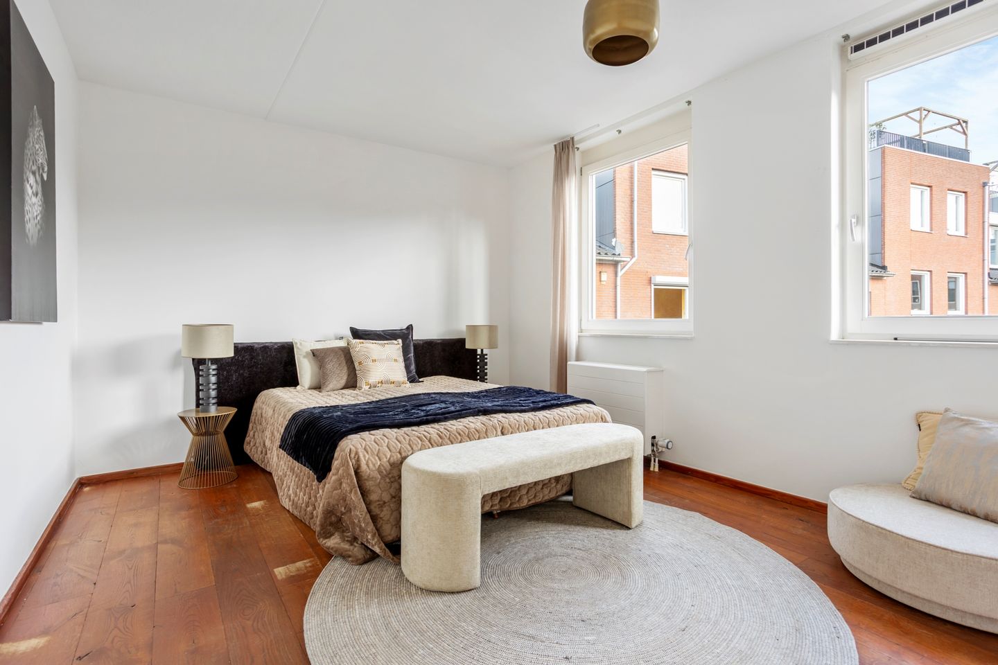 Move-in ready family home with garden and private parking in a top location — 19