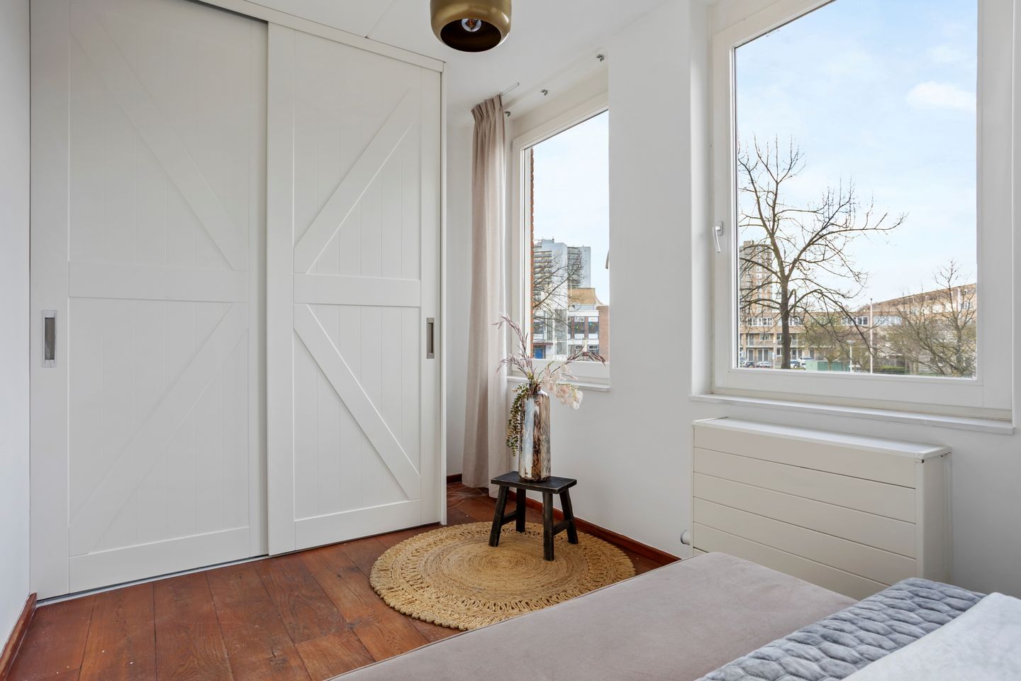 Move-in ready family home with garden and private parking in a top location — 22