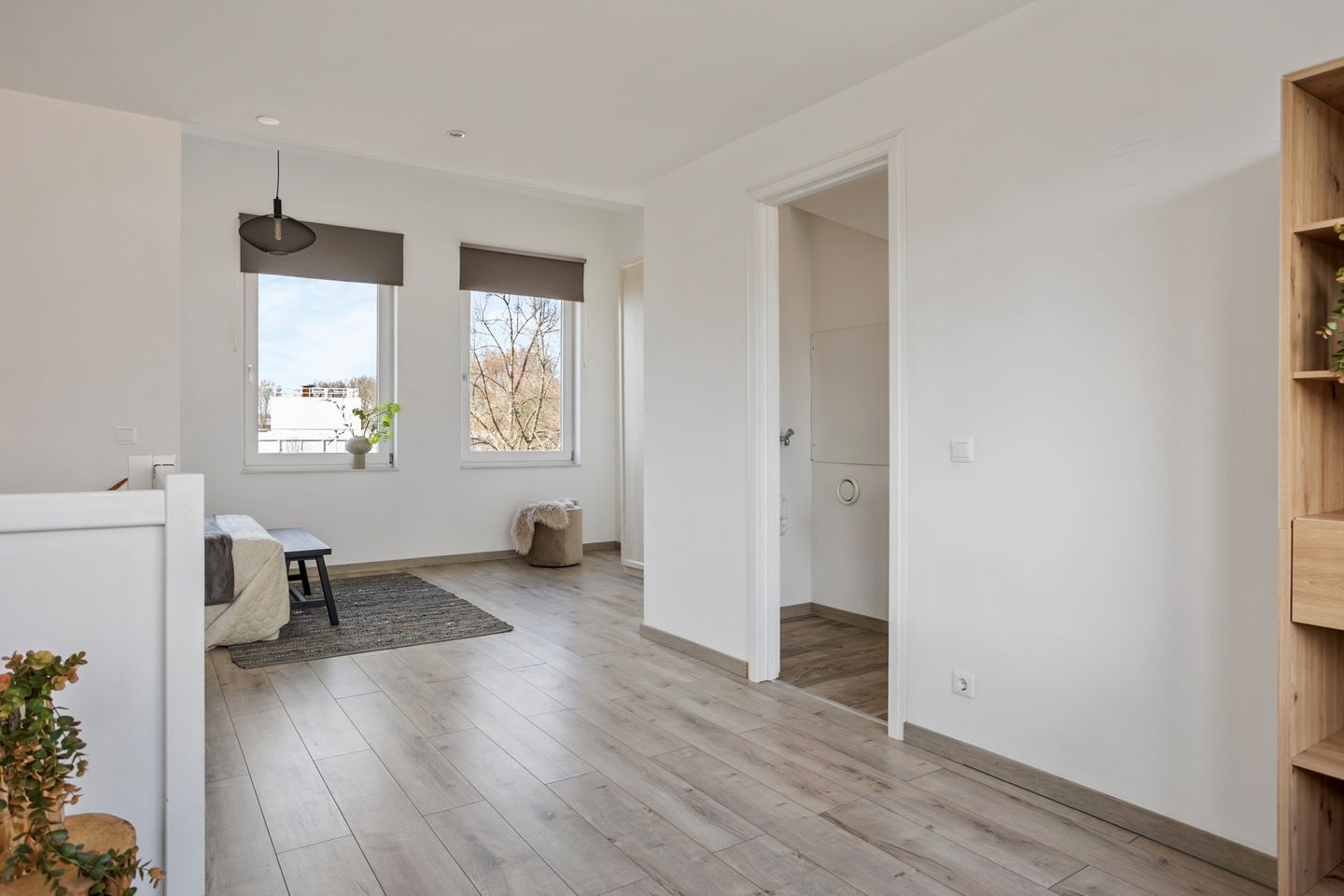 Move-in ready family home with garden and private parking in a top location — 26