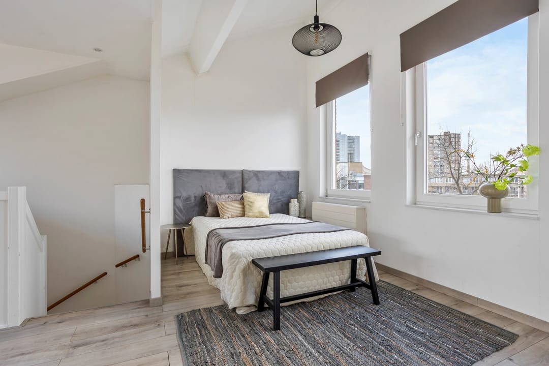Move-in ready family home with garden and private parking in a top location — 29