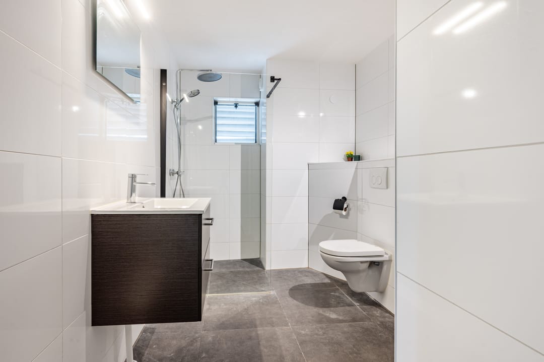 Light Apartment with Two Roof Terraces in Almere Filmwijk — 13