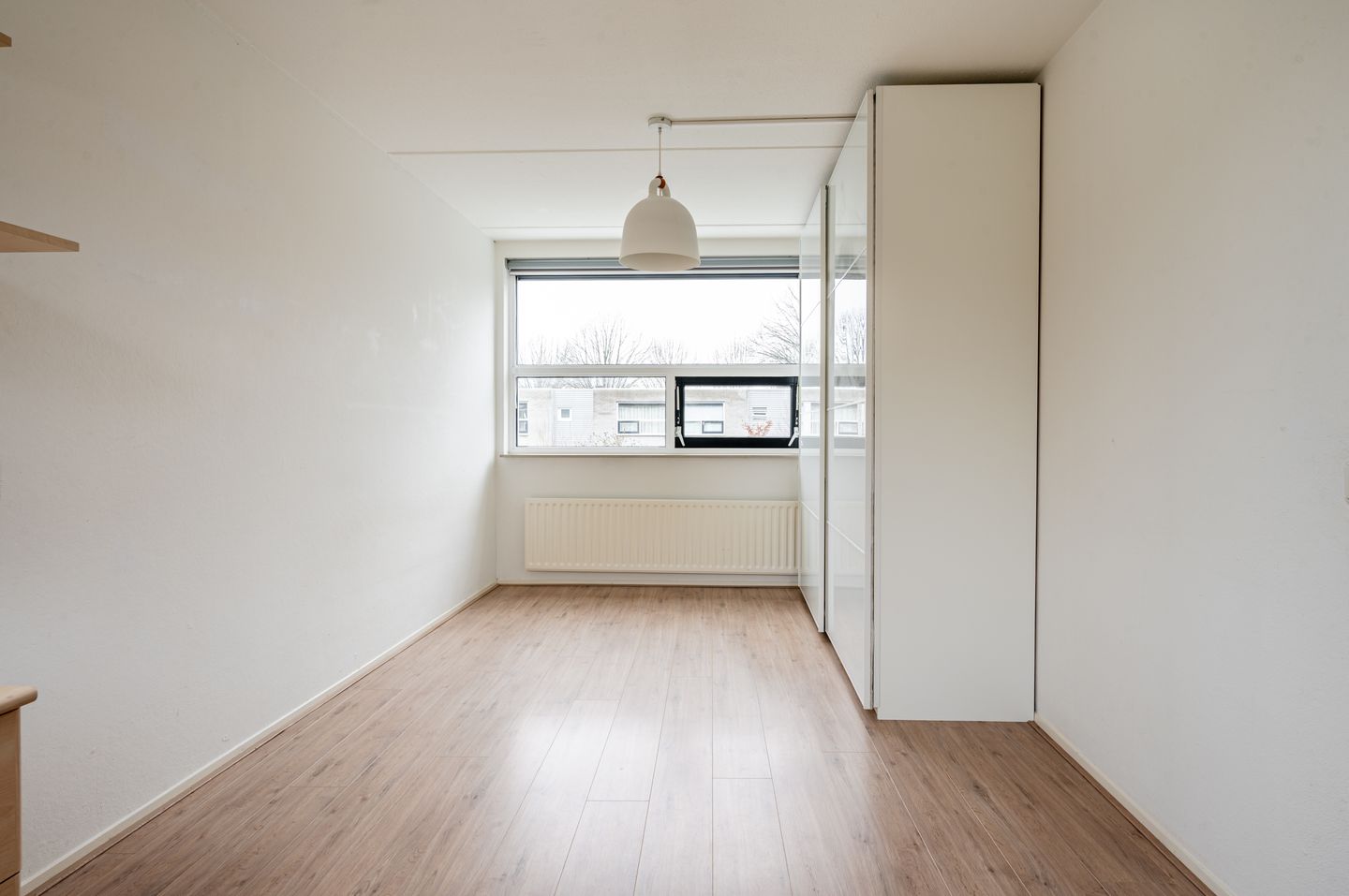 Light Apartment with Two Roof Terraces in Almere Filmwijk — 14