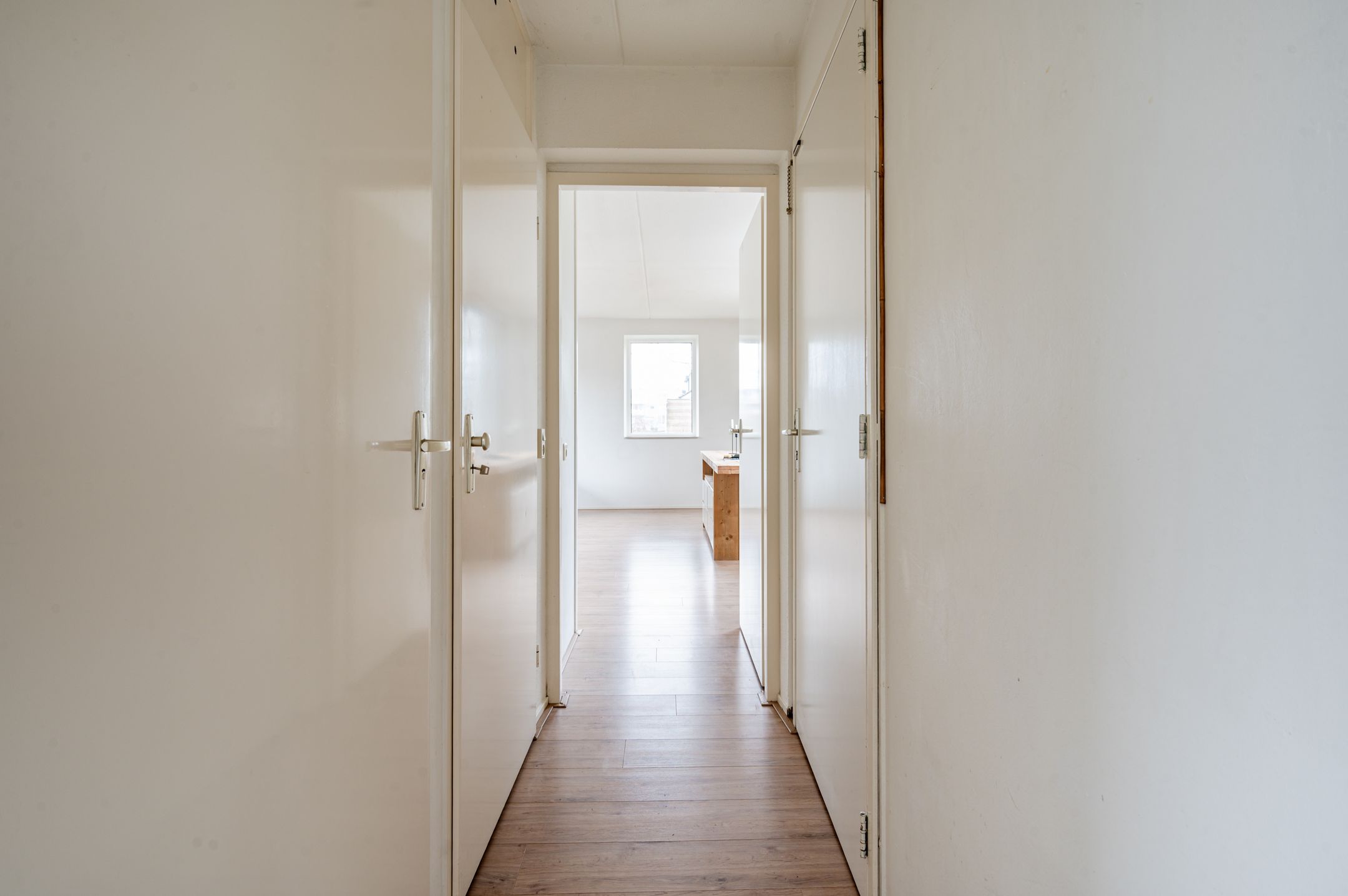 Light Apartment with Two Roof Terraces in Almere Filmwijk — 18