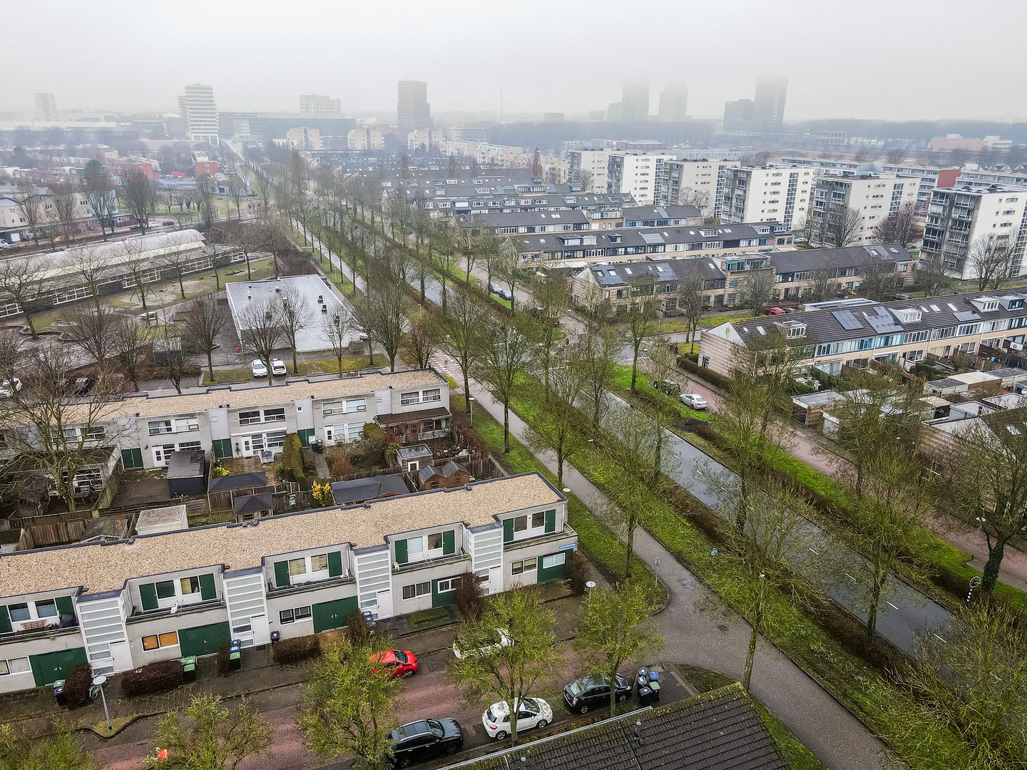 Light Apartment with Two Roof Terraces in Almere Filmwijk — 19