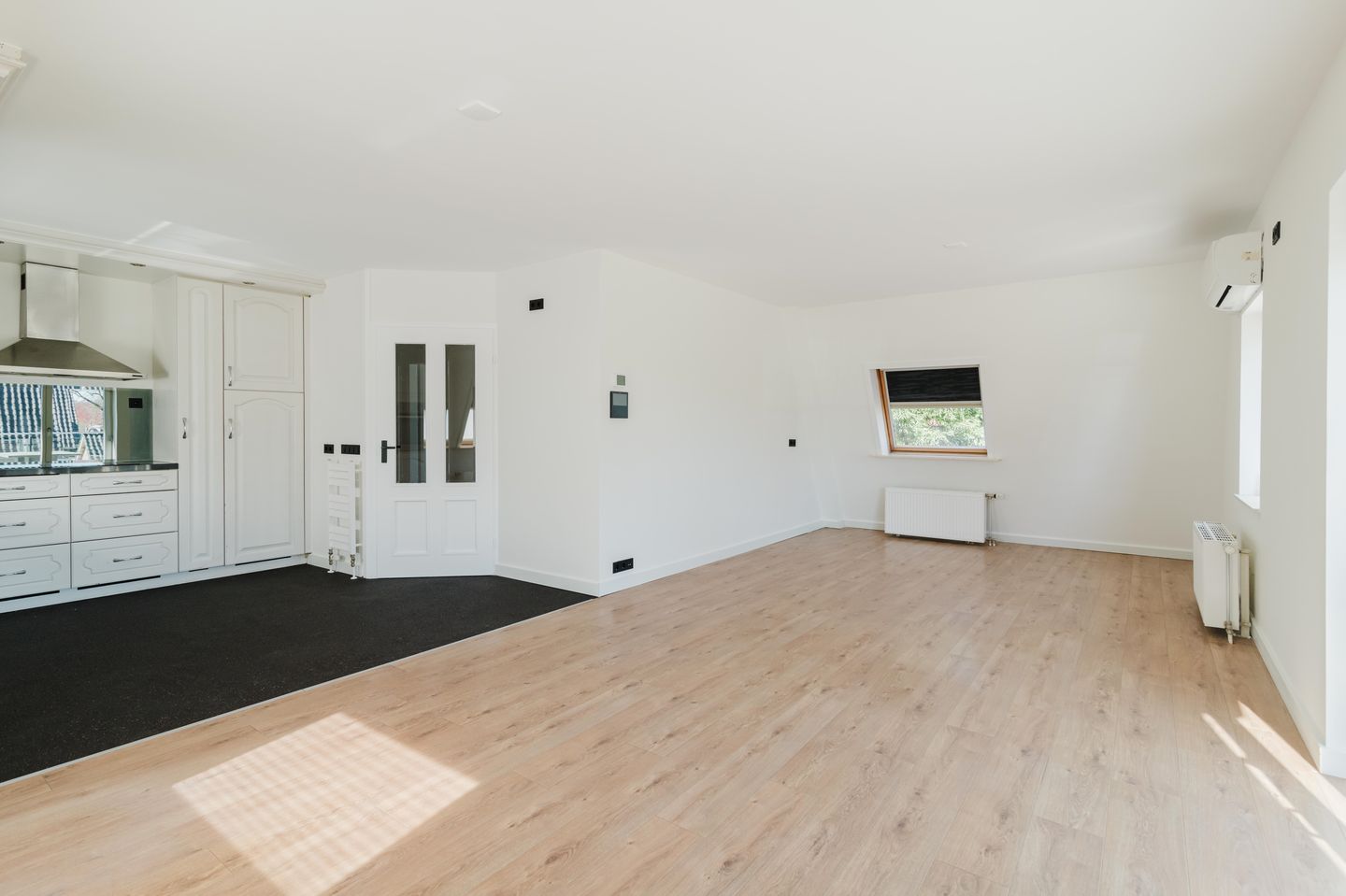 Photo 5 of Dorpsstraat 6-B