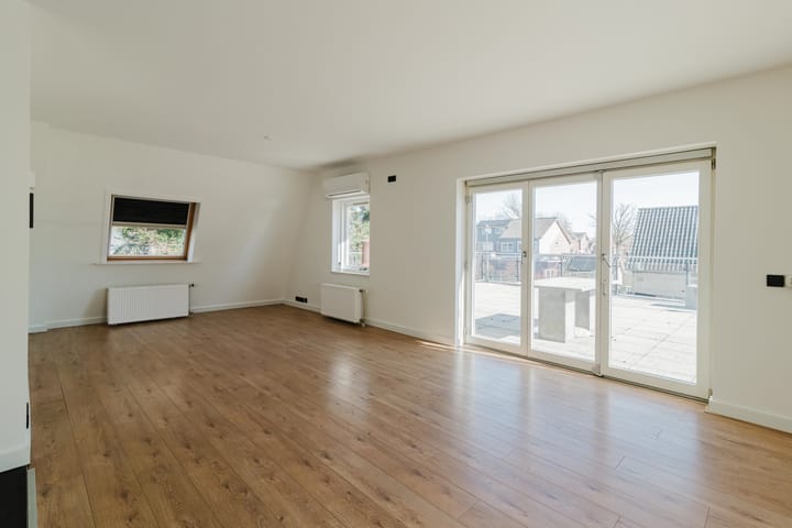 Photo 2 of Dorpsstraat 6-B