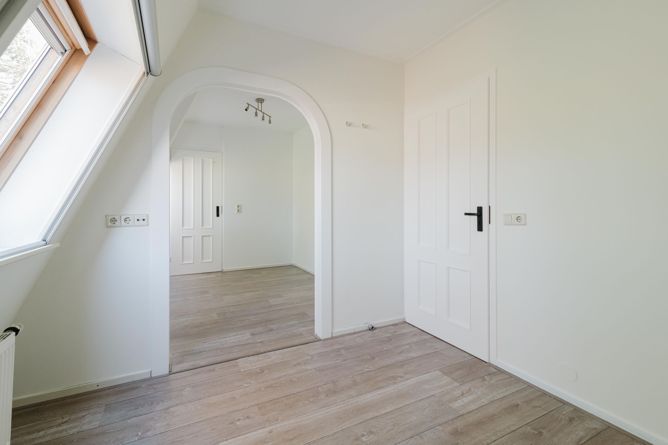 Photo 12 of Dorpsstraat 6-B