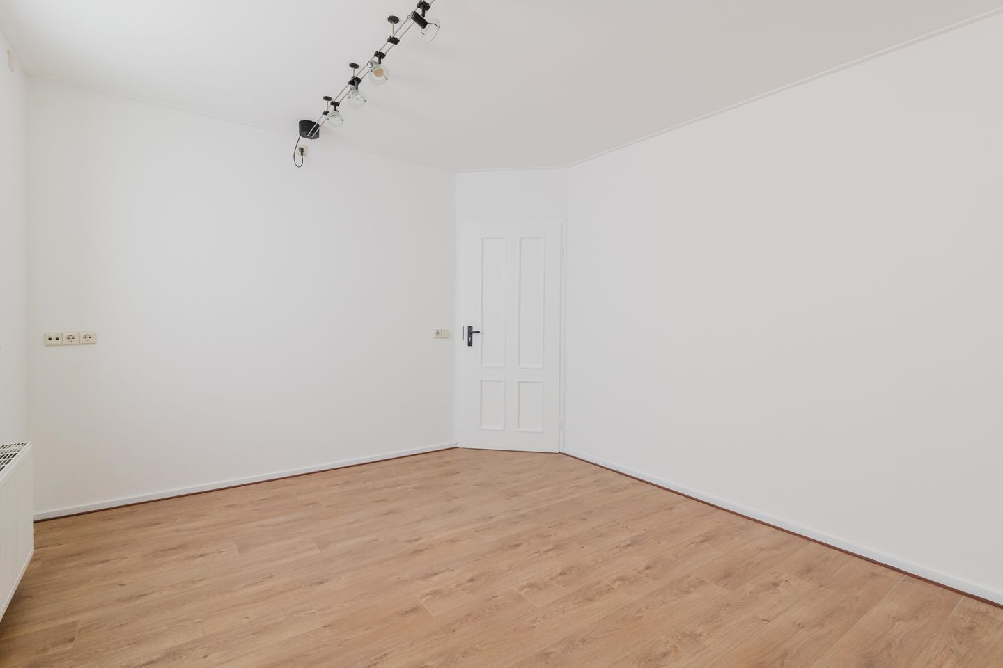 Photo 19 of Dorpsstraat 6-B