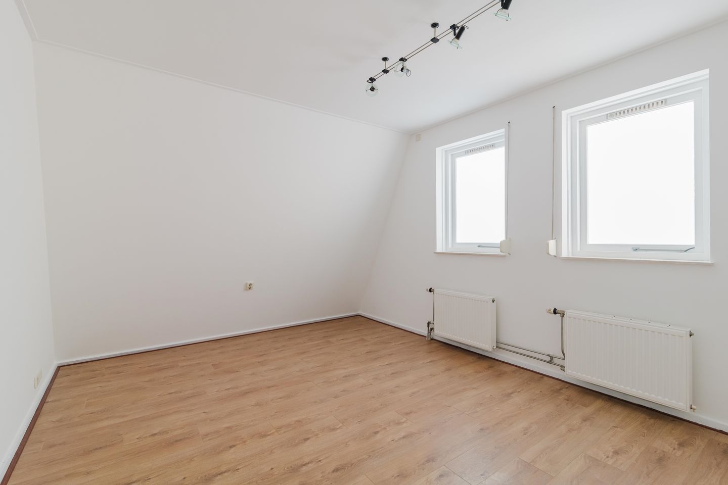 Photo 20 of Dorpsstraat 6-B