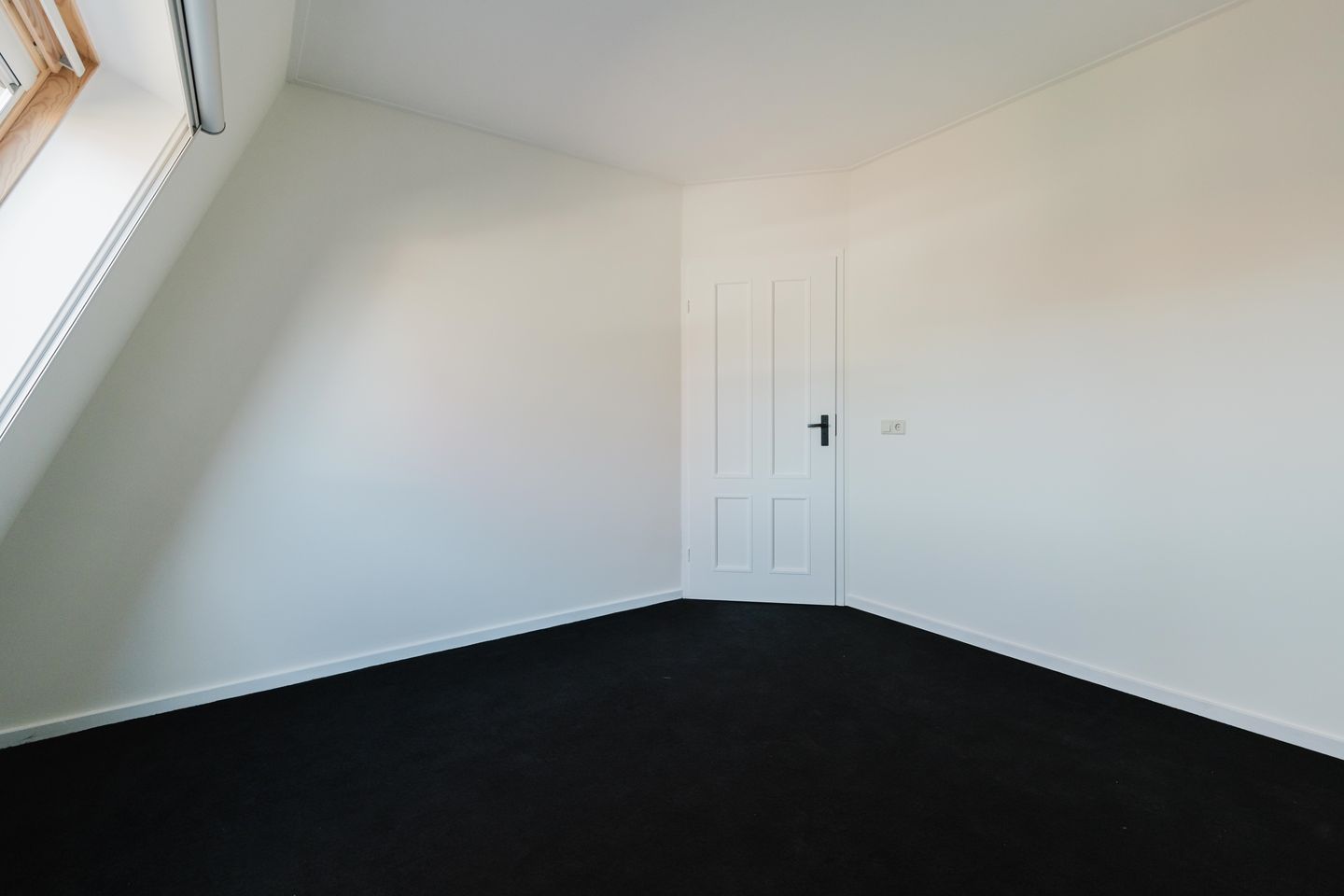 Photo 14 of Dorpsstraat 6-B