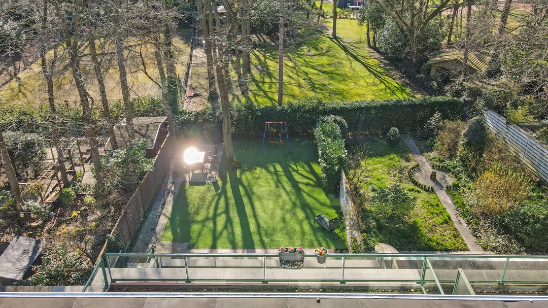 Exceptional Family Residence Surrounded by Woodlands in Wassenaar — 27