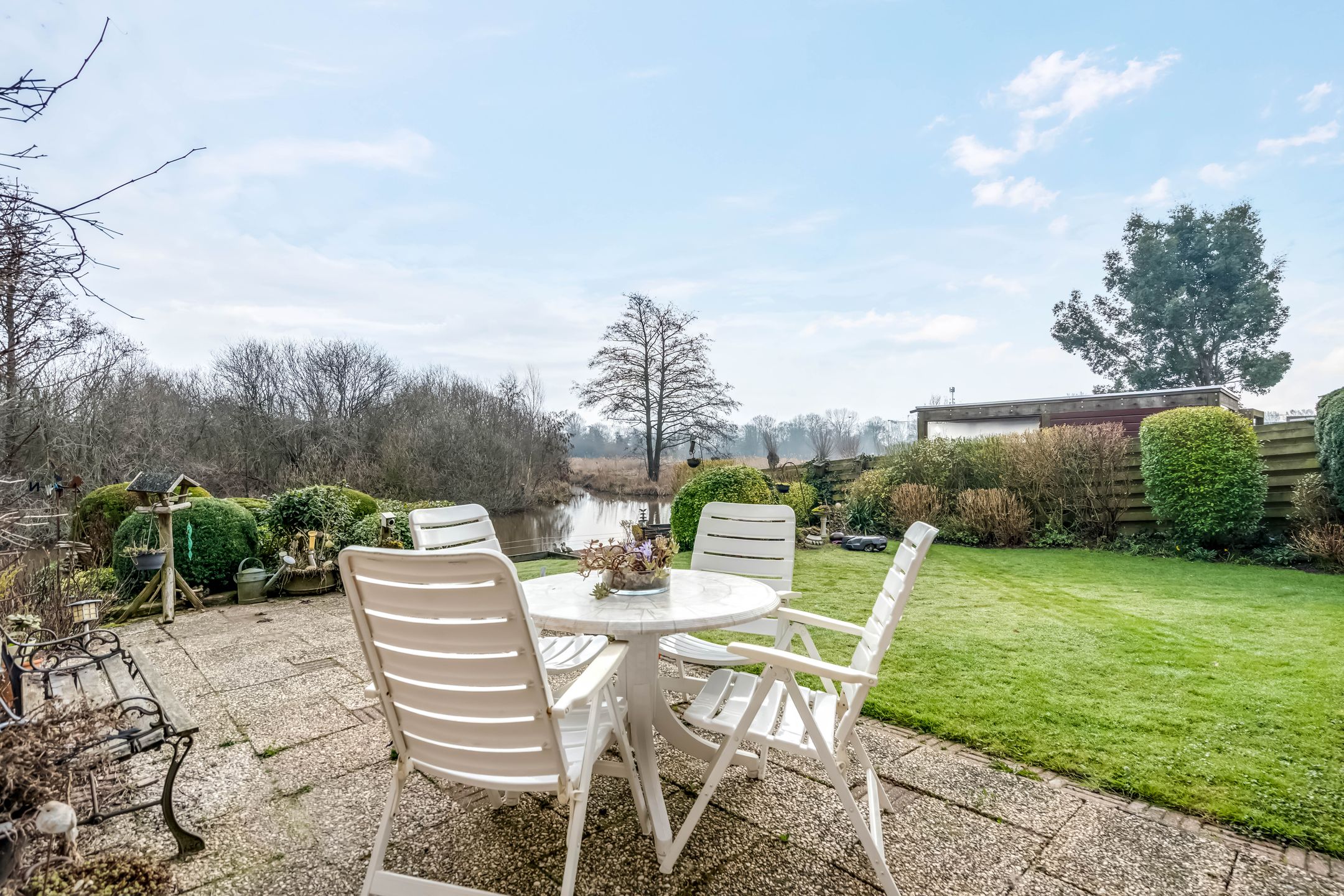 Detached Bungalow at Water with Private Mooring — 27