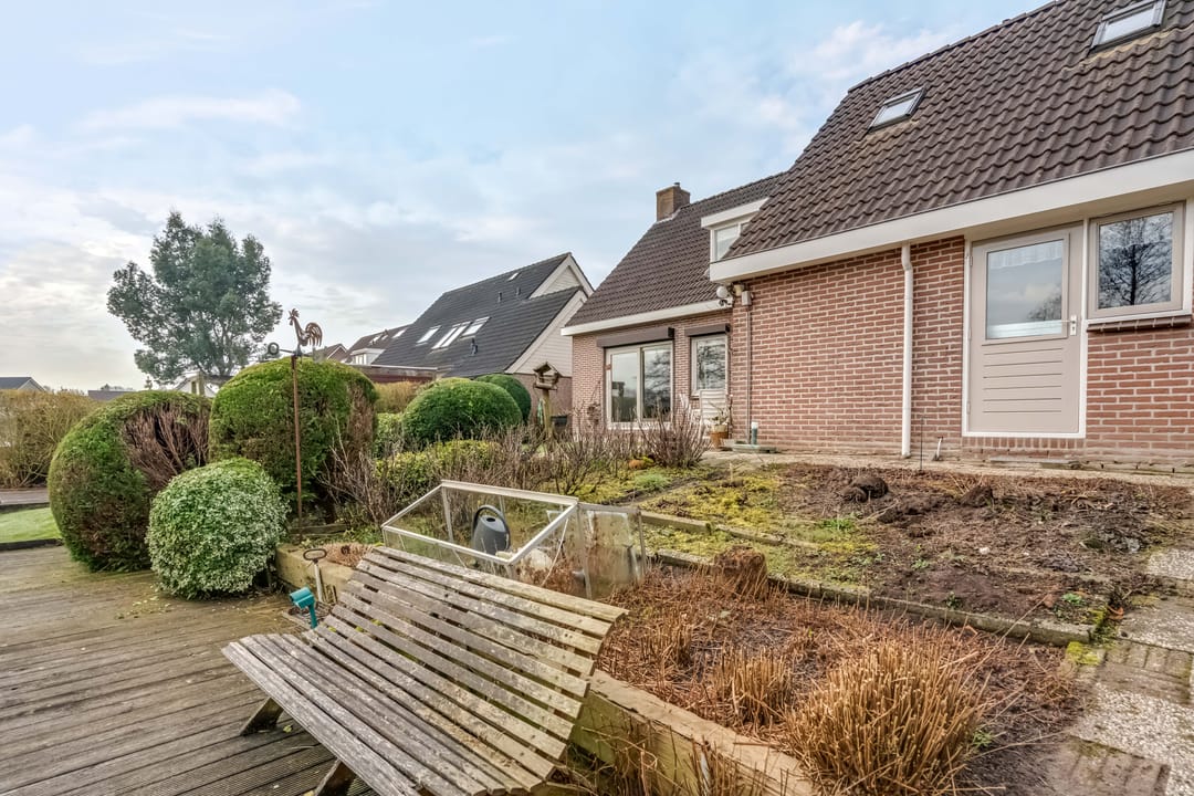 Detached Bungalow at Water with Private Mooring — 31
