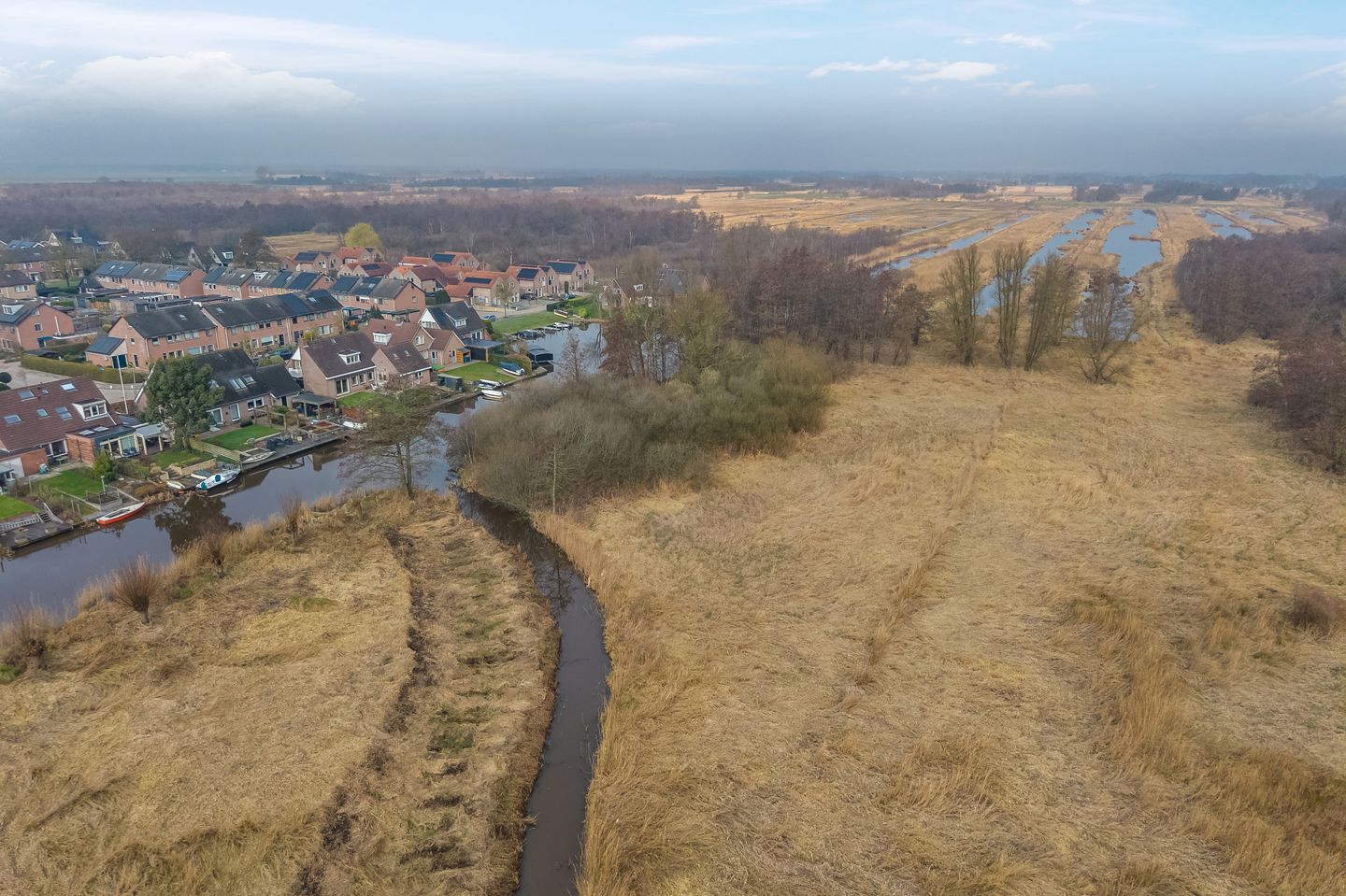 Detached Bungalow at Water with Private Mooring — 35