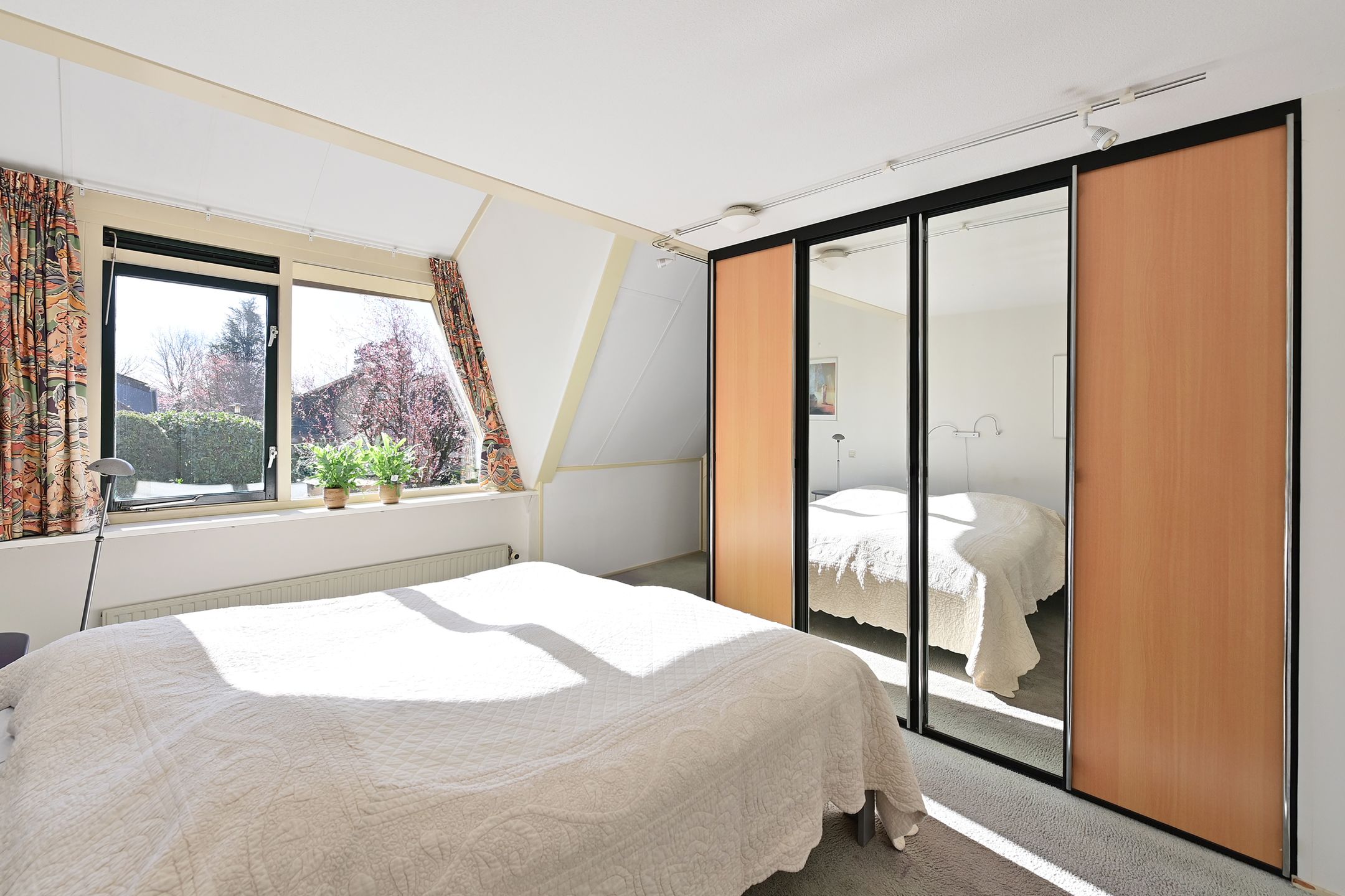 Spacious semi-detached villa in Laren center with garden and parking — 15