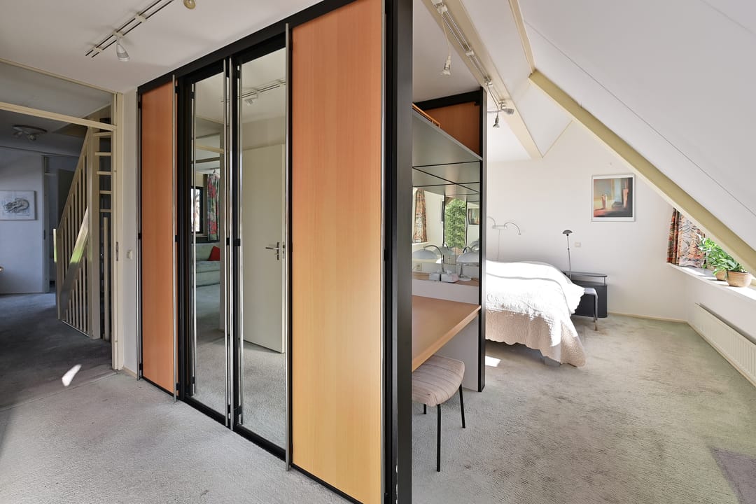 Spacious semi-detached villa in Laren center with garden and parking — 16