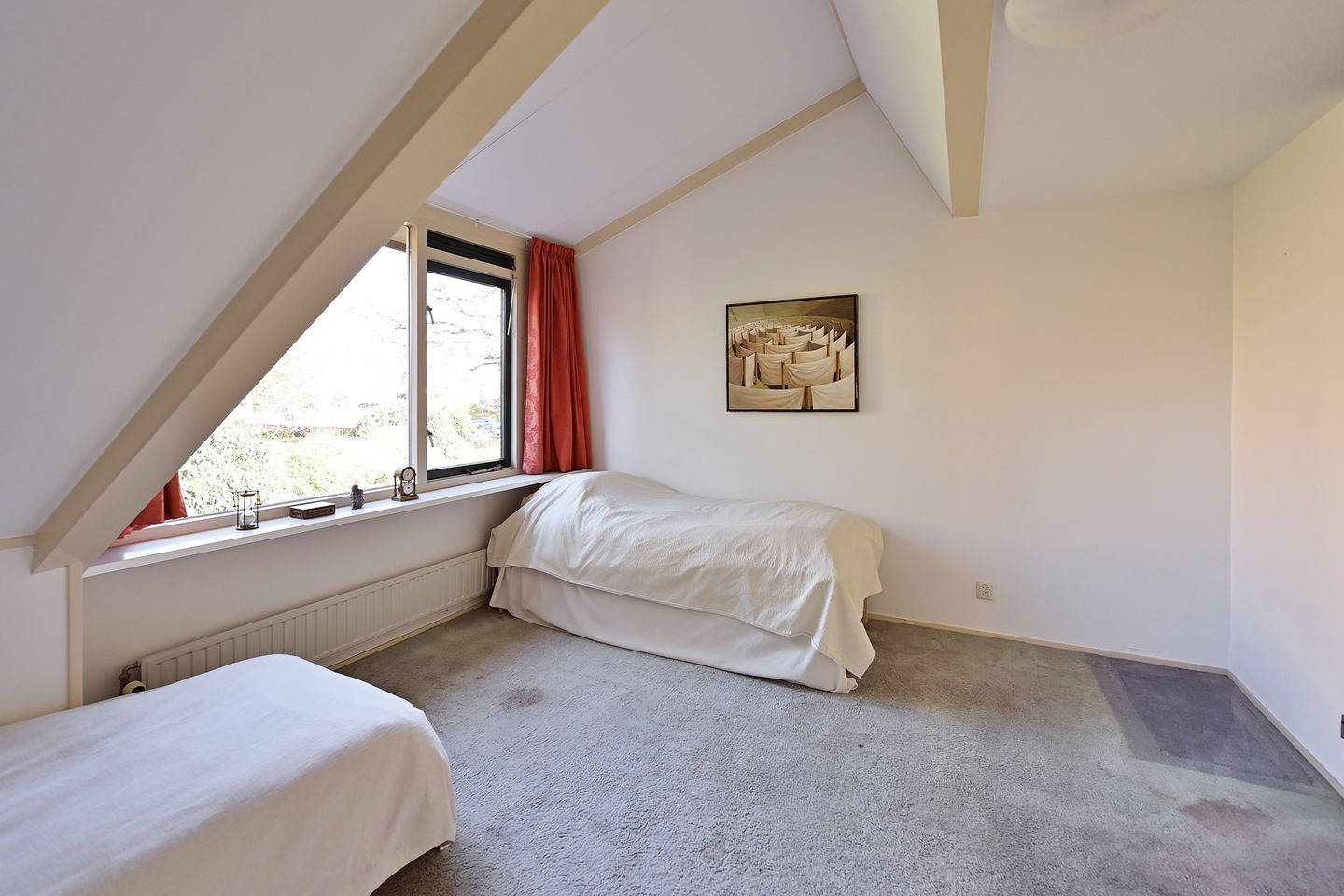 Spacious semi-detached villa in Laren center with garden and parking — 19