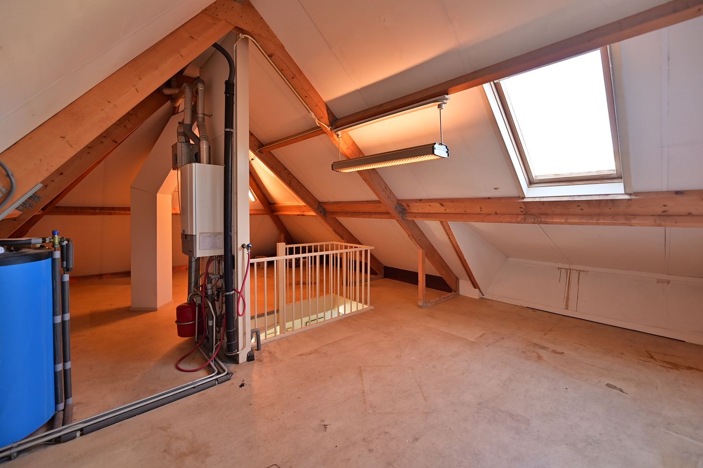 Spacious semi-detached villa in Laren center with garden and parking — 25