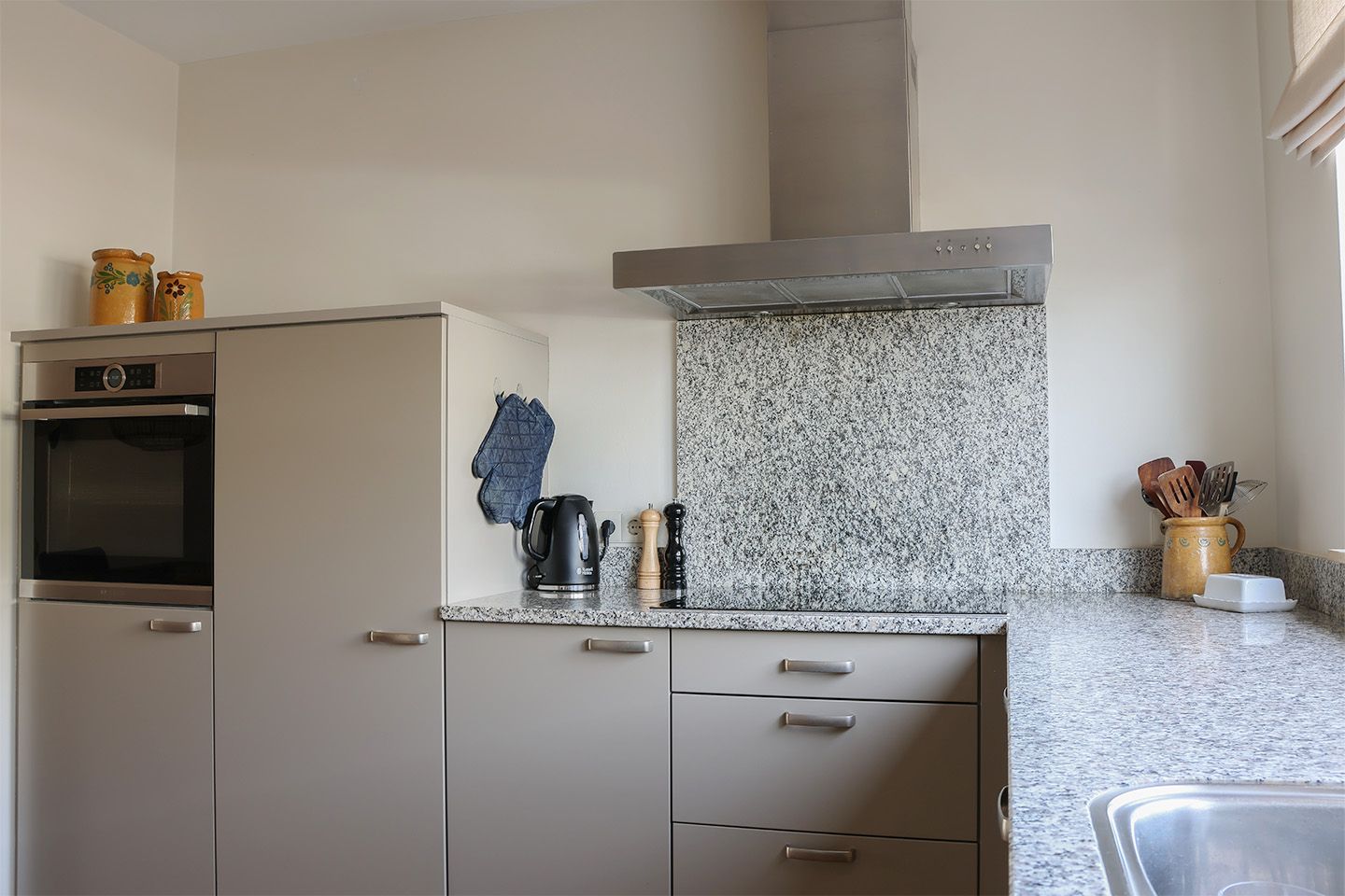 Spacious and move in ready family home with sunny garden in Cadier en Keer — 19