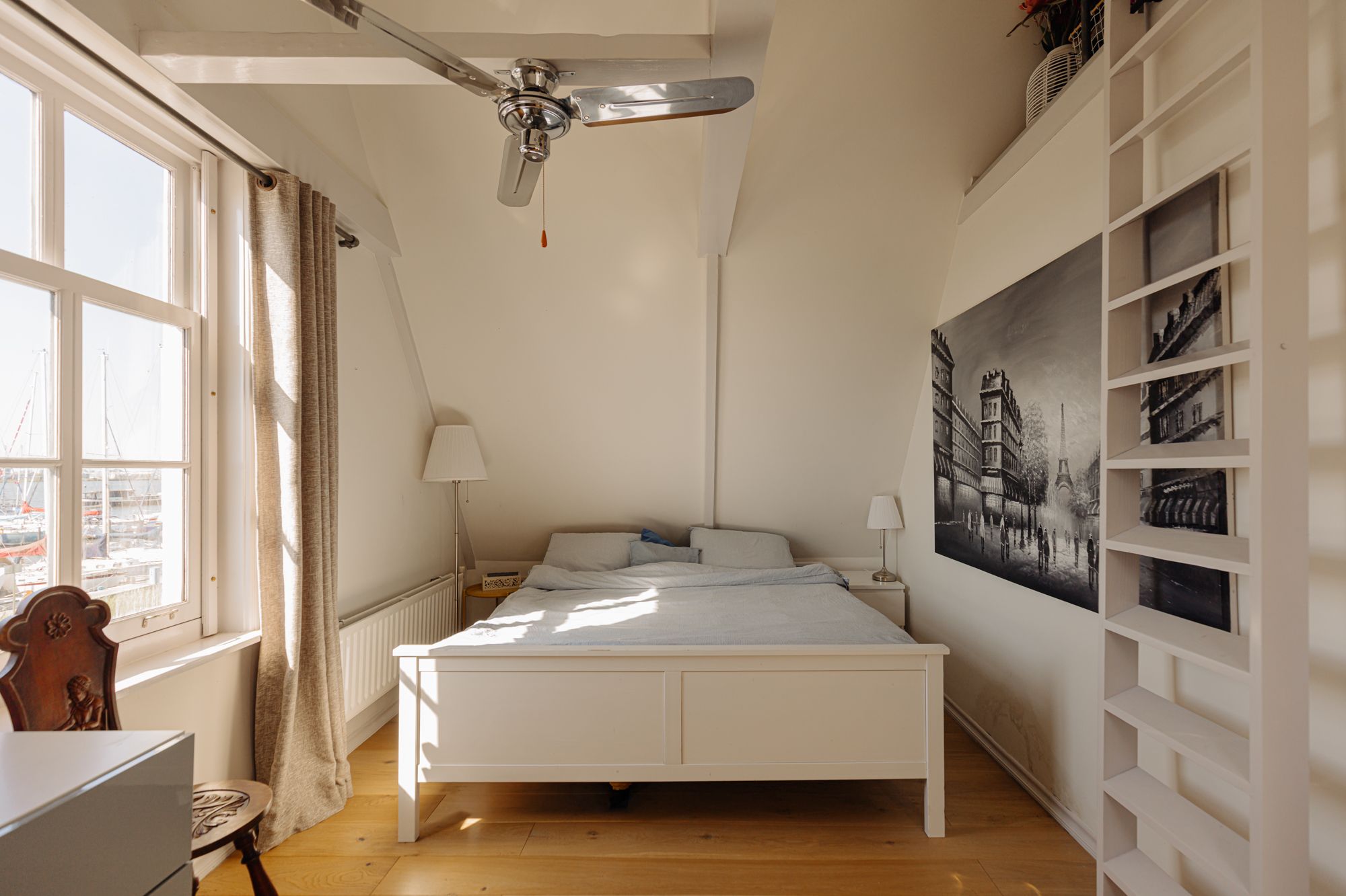 Characteristic Dike House with Panoramic Water Views in Historic Durgerdam — 23