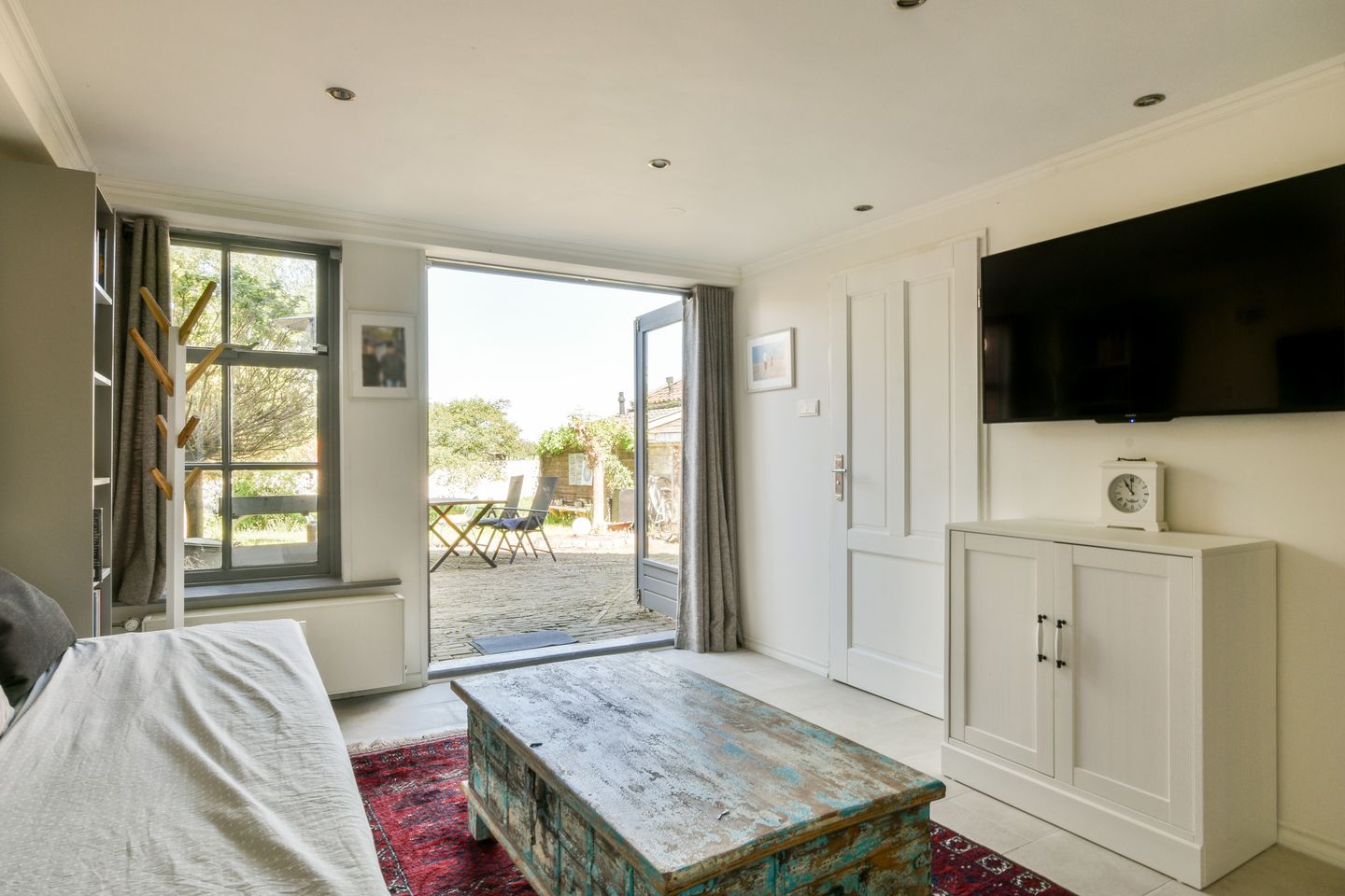 Characteristic Dike House with Panoramic Water Views in Historic Durgerdam — 33