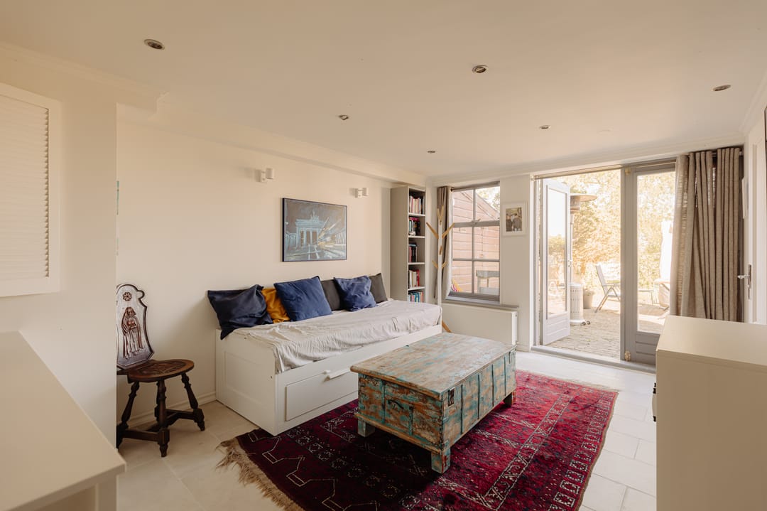 Characteristic Dike House with Panoramic Water Views in Historic Durgerdam — 35