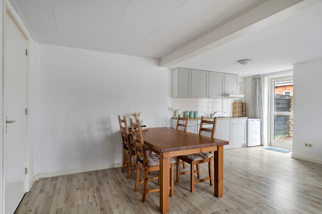 Detached home with potential and spacious garden in De Wilp — 13
