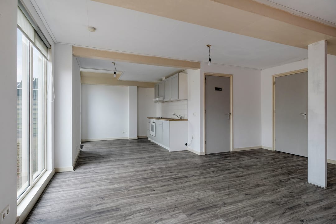 Detached home with potential and spacious garden in De Wilp — 25