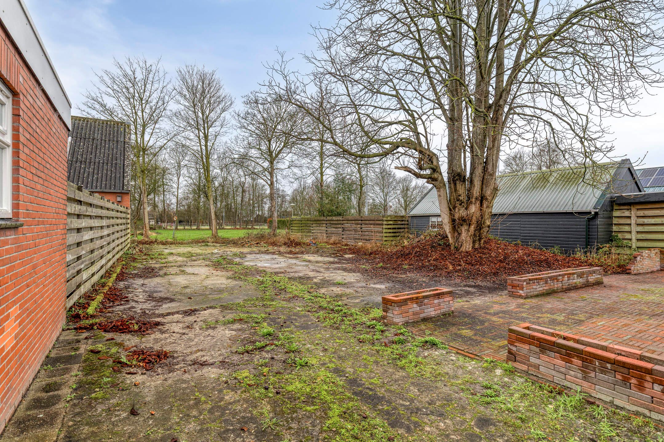Detached home with potential and spacious garden in De Wilp — 38