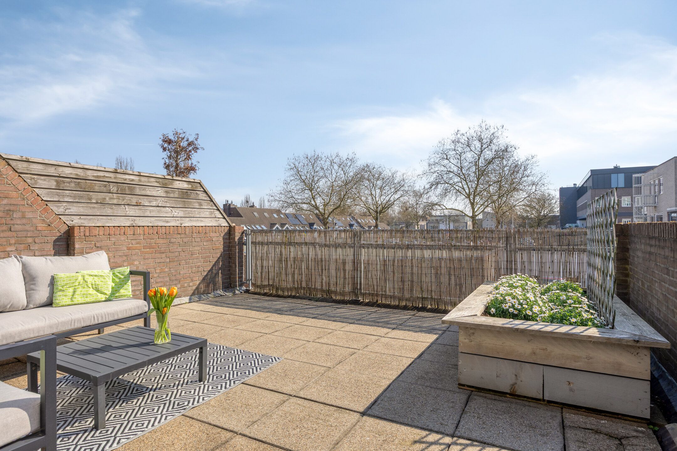 Light and well-maintained maisonette with sunny south-facing roof terrace and private parking in Malden — 14