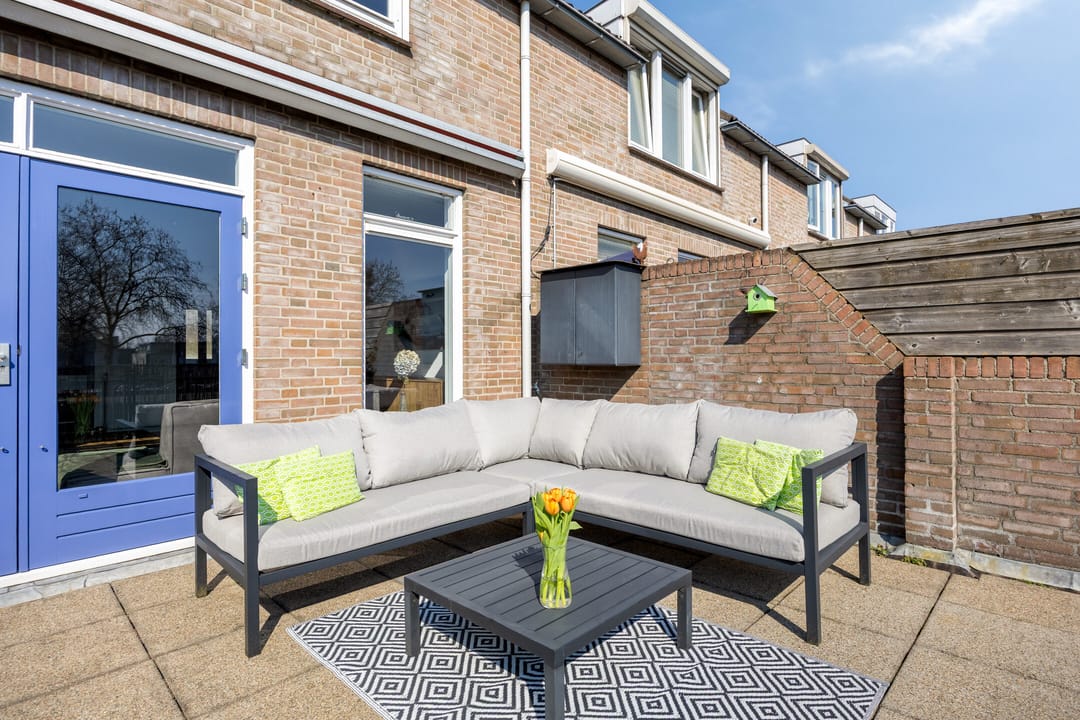Light and well-maintained maisonette with sunny south-facing roof terrace and private parking in Malden — 12