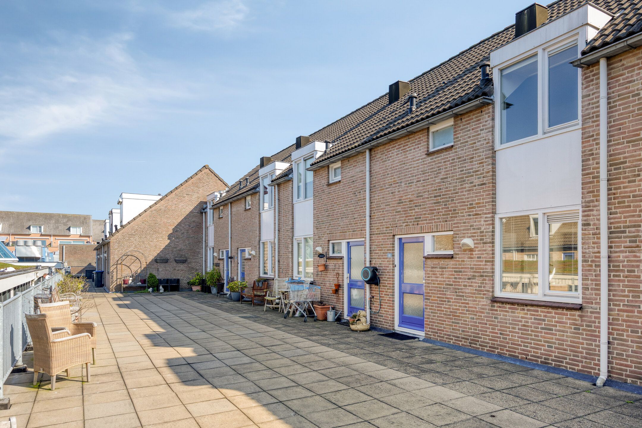 Light and well-maintained maisonette with sunny south-facing roof terrace and private parking in Malden — 35